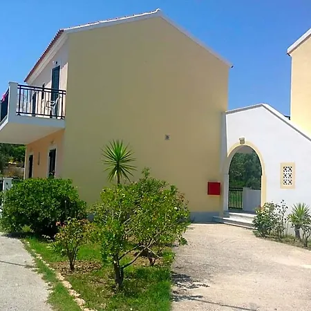 Yianetta & Lejlighedshotel 4*