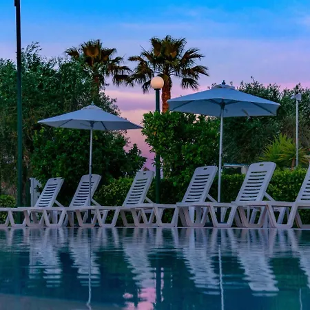 Yianetta & Aparthotel 4*