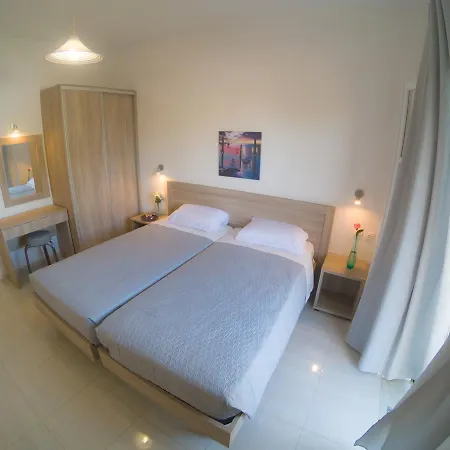 Aparthotel Yianetta & 3*