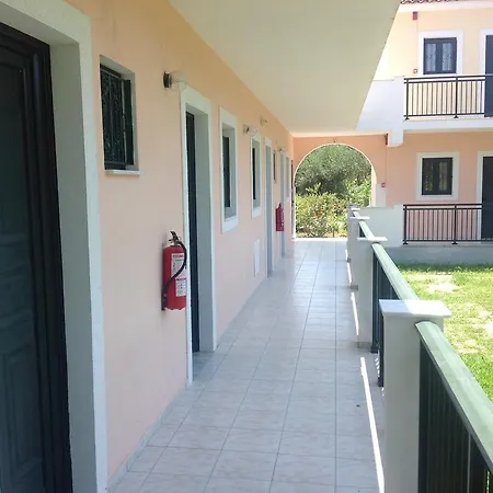 Yianetta & Aparthotel 3*