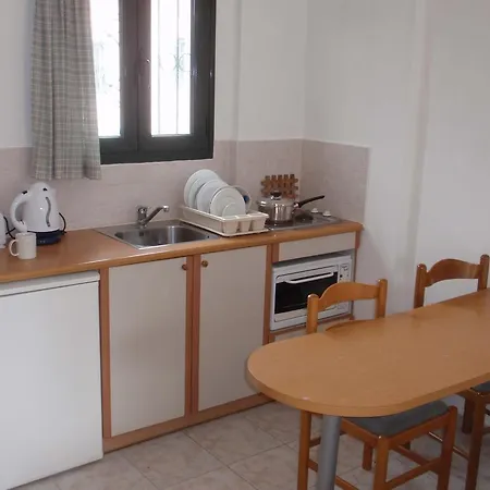 Yianetta & Aparthotel 3*