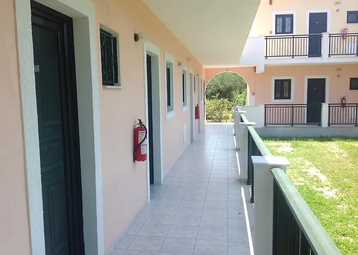 Yianetta & Aparthotel 3*