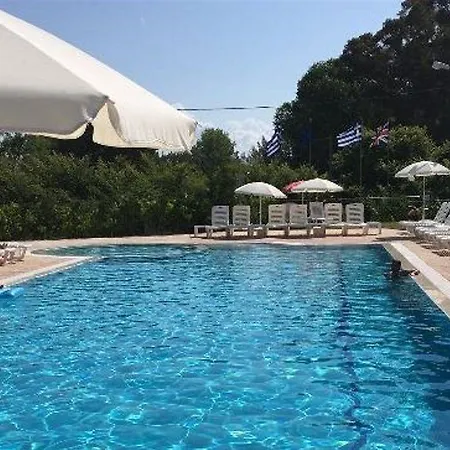 Ξενοδοχείο με διαμερίσματα Yianetta &