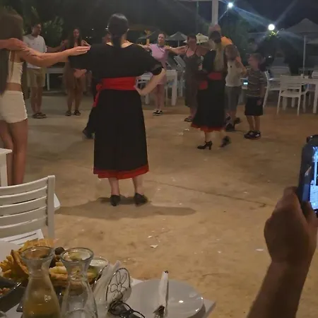 Ξενοδοχείο με διαμερίσματα Yianetta & 3*
